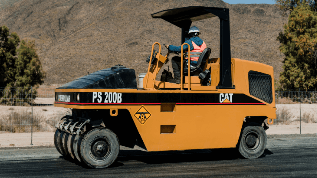 Compactador neumático caterpillar PS200B